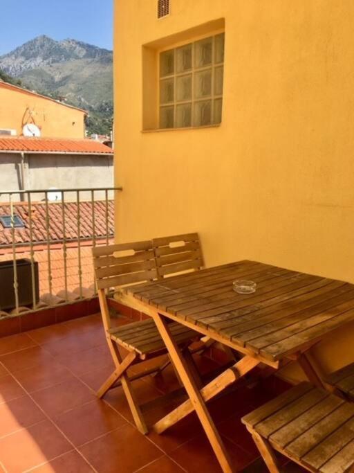 Terrasse. A 50m De La Sablettes Apartment *